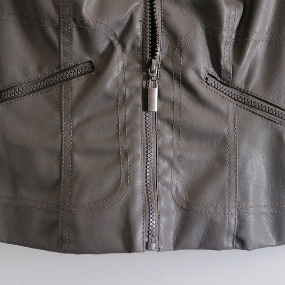 Grey sleeveless zipped top - Picture 4 of 7